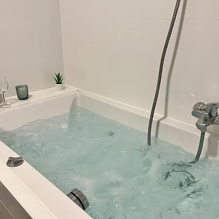 Panorama Schlossberg & Jacuzzi Appartement *