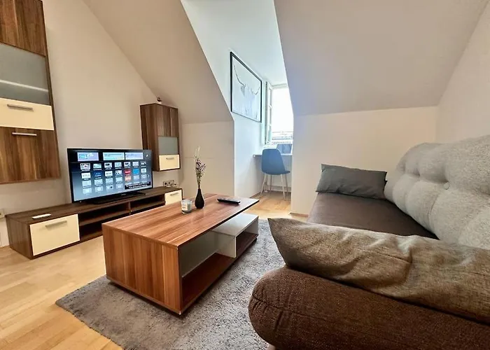 Panorama Schlossberg & Jacuzzi Apartment *